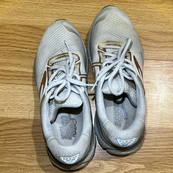 Brooks Adrenaline GTS 20 - Picture 5 of 10